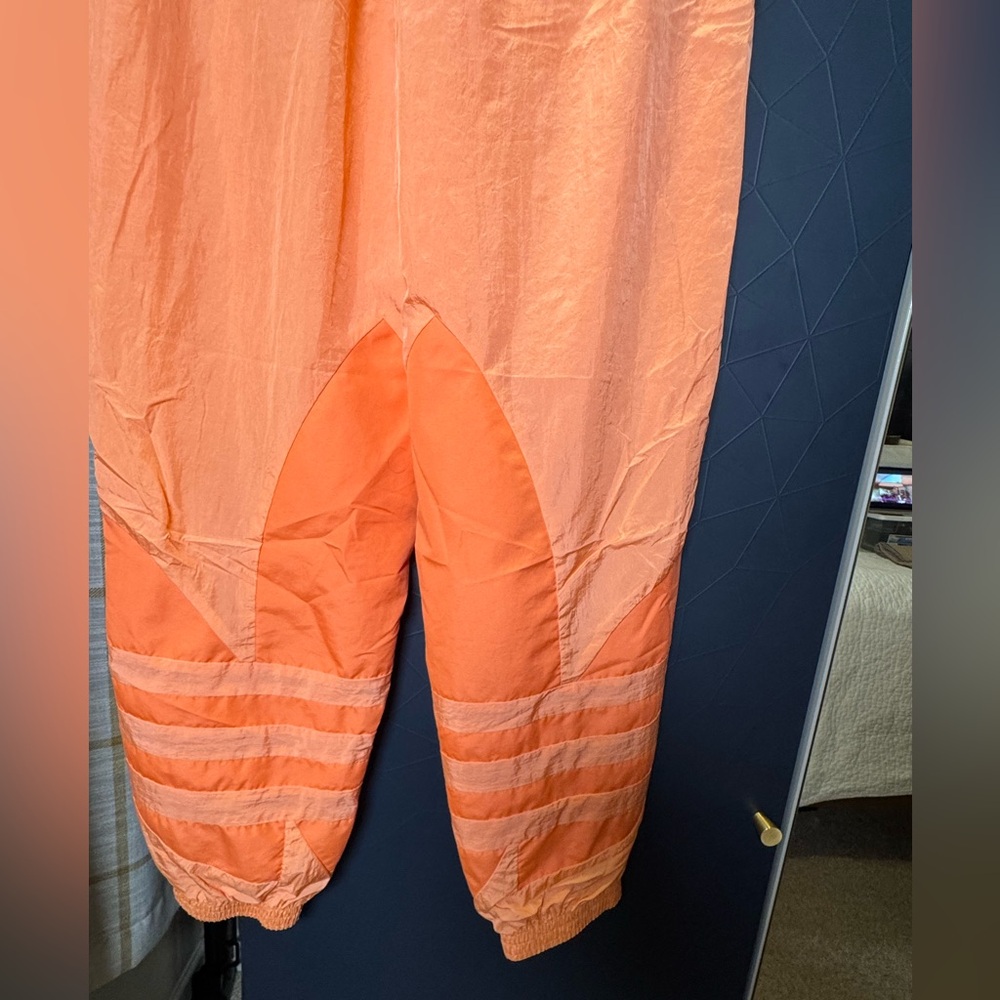 Women’s Adidas Orginals Large Logo track pants - Picture 2 of 8
